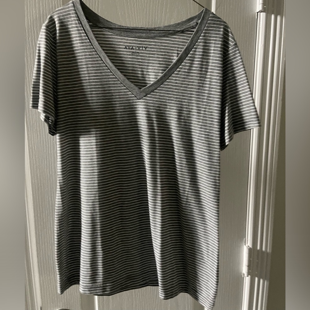 Ava & Viv: Lightweight V-Neck Top - NEW!